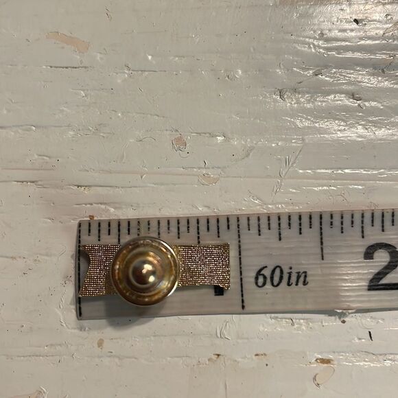 Vintage-1950s-Service Master gold tone & green enamel tie tack/lapel service pin - Picture 9 of 10